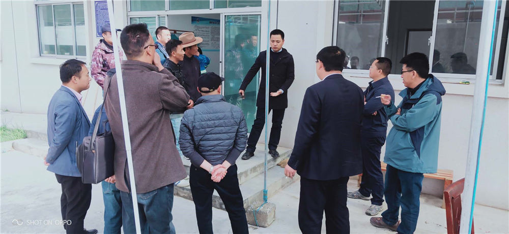 西南督查組在自治區(qū)、日喀則市、吉隆縣、吉隆鎮(zhèn)有關(guān)領(lǐng)導(dǎo)的陪同下對(duì)吉隆鎮(zhèn)污水處理廠檢查工作